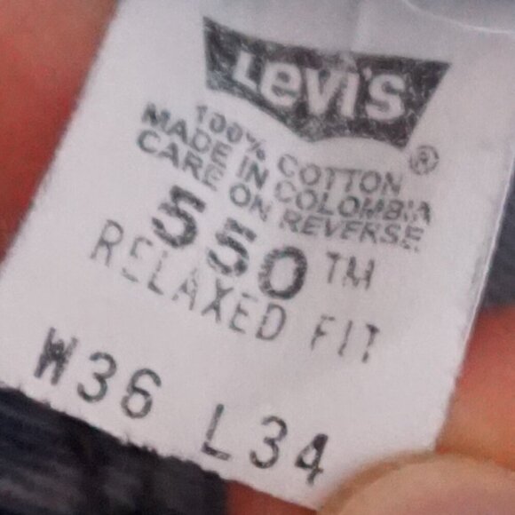 Vintage '90s Levi's 550 Relax Fit Light Wash 100% Cotton 36X34 Button Code 748 - Picture 5 of 16